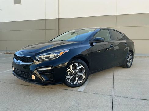 Used 2019 Kia Forte LXS FWD image 1