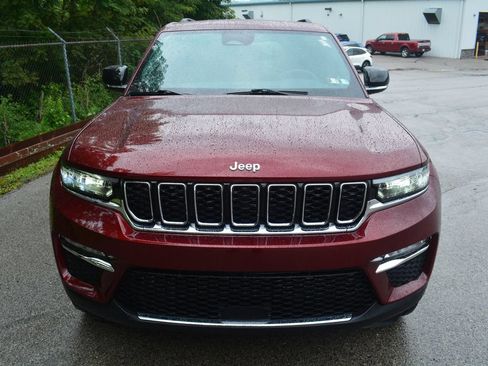 Used 2024 Jeep Grand Cherokee Limited AWD/4WD image 2