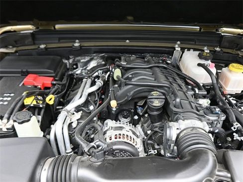 Used 2025 Jeep Gladiator Sport image 33