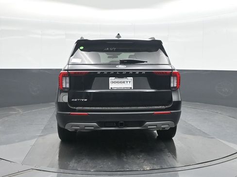 New 2026 Ford Explorer Active w/ Active Comfort Package image 17
