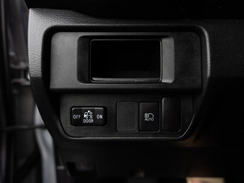Used 2018 Toyota Tacoma SR w/ SR Convenience Package AWD/4WD image 24
