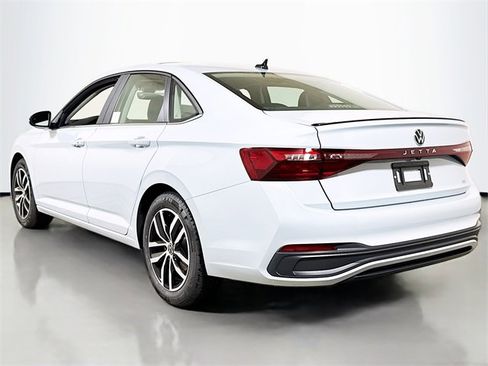 New 2026 Volkswagen Jetta SE image 3