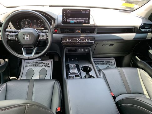 Used 2025 Honda Pilot EX-L image 29