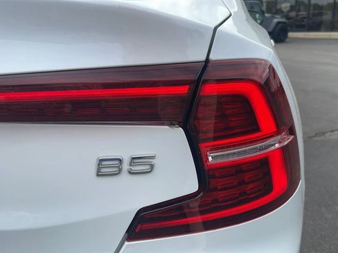 Used 2022 Volvo S60 B5 Momentum w/ Premium Package image 24