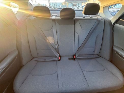 Used 2025 Kia K4 LXS image 39