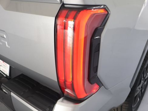 Used 2023 Toyota Tundra Limited AWD/4WD image 32