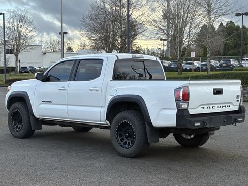 Used 2020 Toyota Tacoma TRD Off-Road w/ TRD Premium Off Road Package image 5