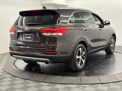 Used 2017 Kia Sorento EX w/ EX V6 Premium Package FWD image 10