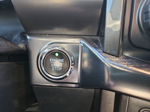 Used 2022 Ford F150 Lariat w/ Equipment Group 502A High image 29