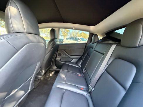 Used 2022 Tesla Model Y Performance image 16