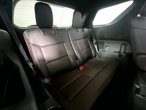 Used 2025 Ford Explorer Platinum w/ Ultimate Package RWD image 28