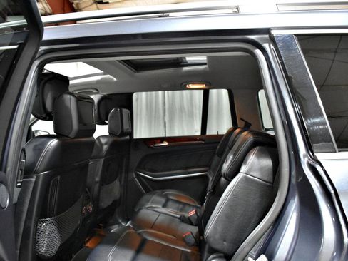 Used 2015 Mercedes-Benz GL 550 4MATIC w/ Accessory Chrome Package image 21