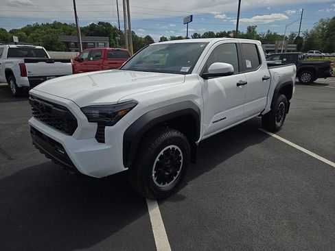 New 2026 Toyota Tacoma TRD Off-Road AWD/4WD image 10