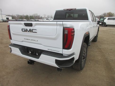 New 2026 GMC Sierra 2500 Denali Ultimate image 5