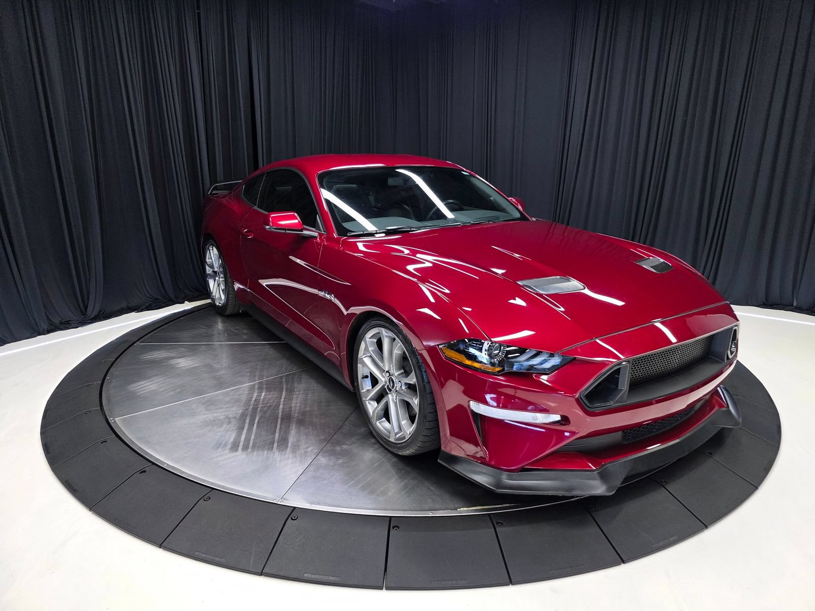 Used 2019 Ford Mustang GT Premium w/ Equipment Group 401A RWD image 7