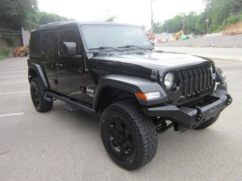 Used 2018 Jeep Wrangler Unlimited Sport AWD/4WD image 4