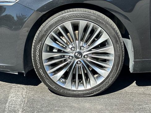 Used 2018 Kia Cadenza Limited w/ Paint Protection Package image 23