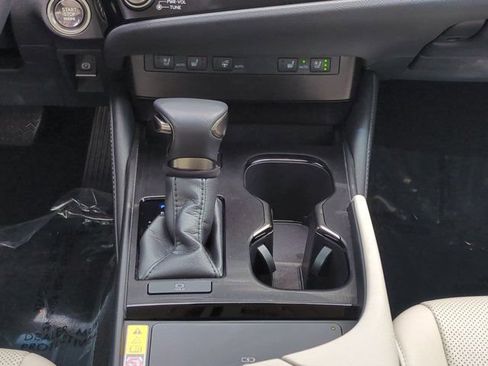 Certified 2024 Lexus ES 350 w/ Premium Package FWD image 18