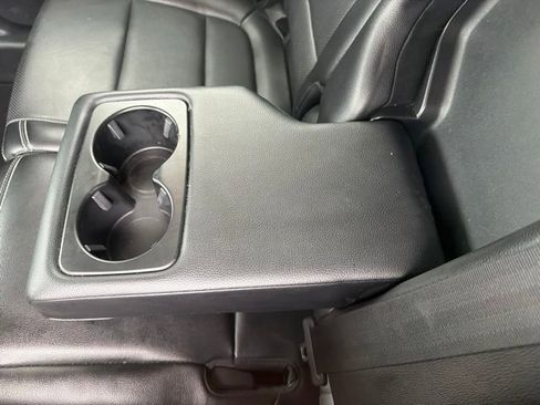 Used 2020 Ford Escape Titanium w/ Titanium Premium Package 2.0 AWD/4WD image 17