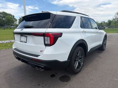 Used 2025 Ford Explorer ST AWD/4WD image 8