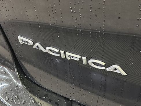 New 2026 Chrysler Pacifica Select FWD image 6