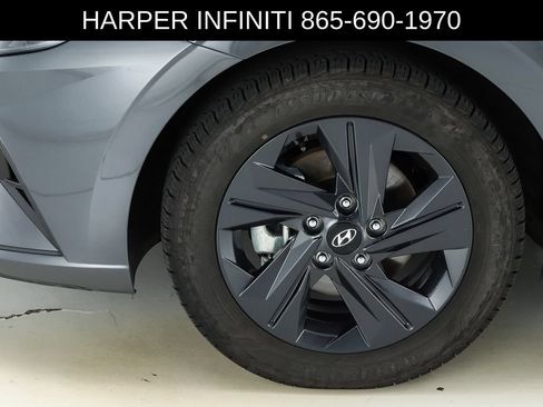 Used 2023 Hyundai Elantra Blue FWD image 5
