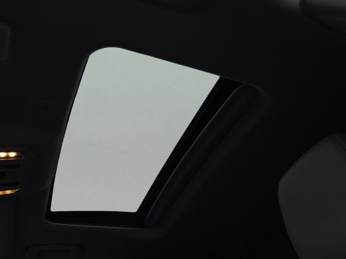 Certified 2024 Toyota Highlander XLE FWD image 19