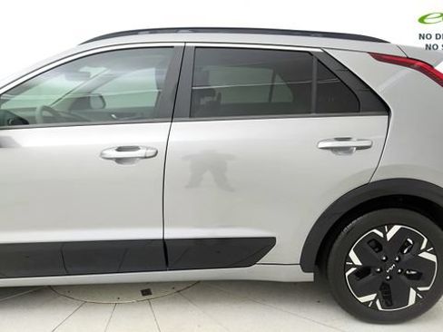 Used 2024 Kia Niro Wave w/ Wave Preserve Package FWD image 23
