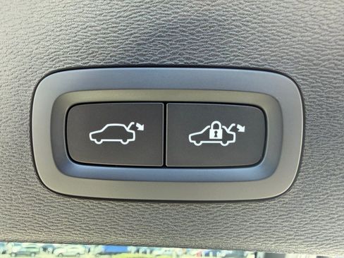 Used 2023 Volvo C40 P8 Recharge Plus w/ Protection Package Premier AWD/4WD image 45