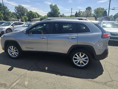 Used 2017 Jeep Cherokee Limited AWD/4WD image 12