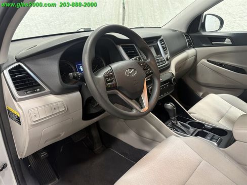 Used 2018 Hyundai Tucson SE AWD/4WD image 3
