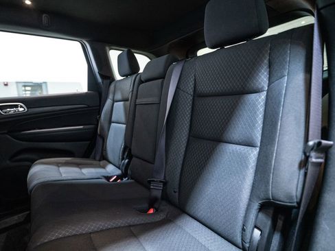 Used 2019 Jeep Grand Cherokee Laredo w/ Security & Convenience Group AWD/4WD image 33