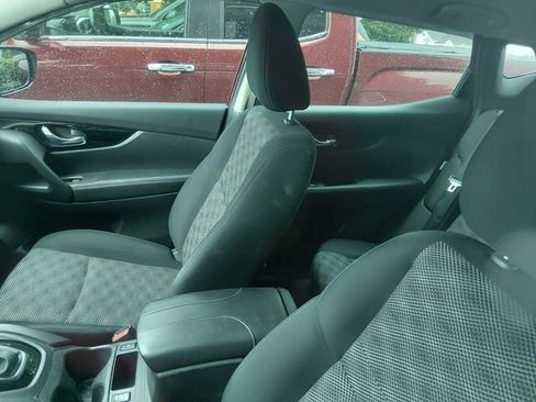 Certified 2021 Nissan Rogue Sport SV FWD image 10