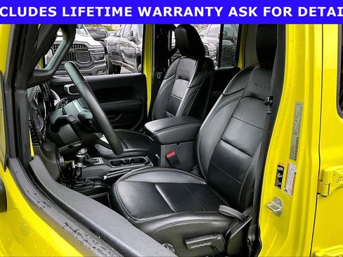 Used 2023 Jeep Wrangler Unlimited Sahara w/ Cold Weather Group AWD/4WD image 20