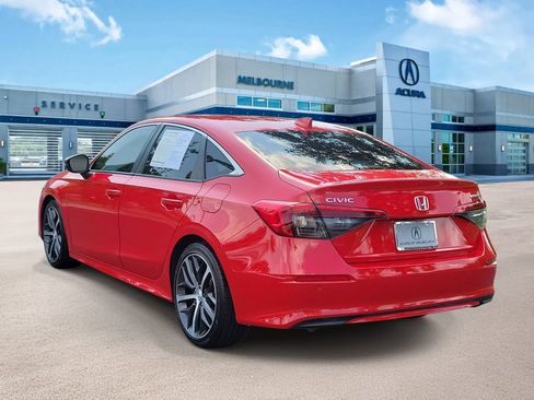 Used 2024 Honda Civic Touring image 4