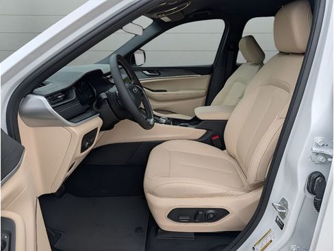 New 2026 Jeep Grand Cherokee L Limited RWD image 16