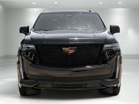 Used 2024 Cadillac Escalade ESV Sport w/ Touring Package AWD/4WD image 5