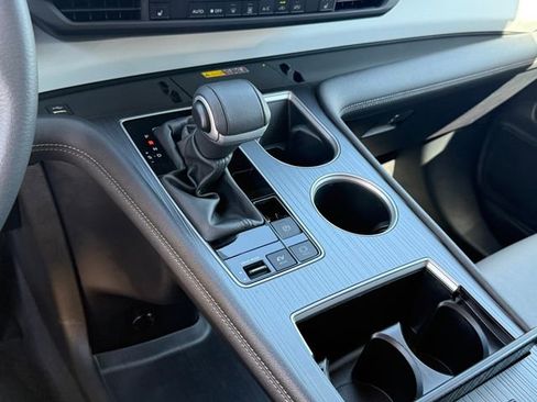 Used 2025 Toyota Sienna XLE FWD image 20