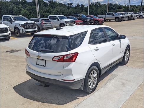Used 2020 Chevrolet Equinox LS w/ LPO, Cargo Package AWD/4WD image 7