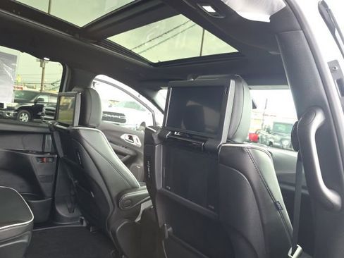 Used 2026 Chrysler Pacifica Premium FWD image 48