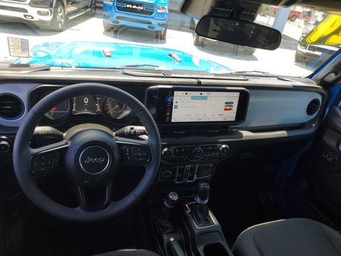 Used 2024 Jeep Wrangler Sport S image 7