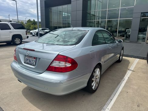 Used 2007 Mercedes-Benz CLK 350 Coupe image 4