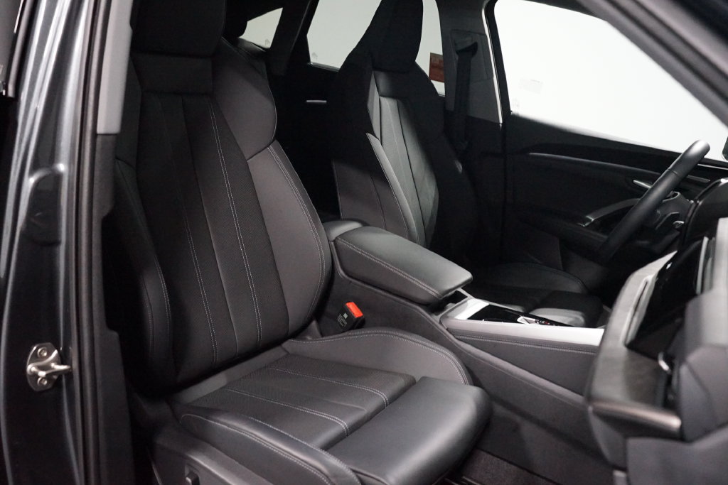 Used 2025 Audi Q5 Premium Plus AWD/4WD image 28