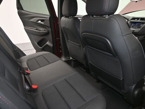 Used 2023 Chevrolet TrailBlazer RS FWD image 10