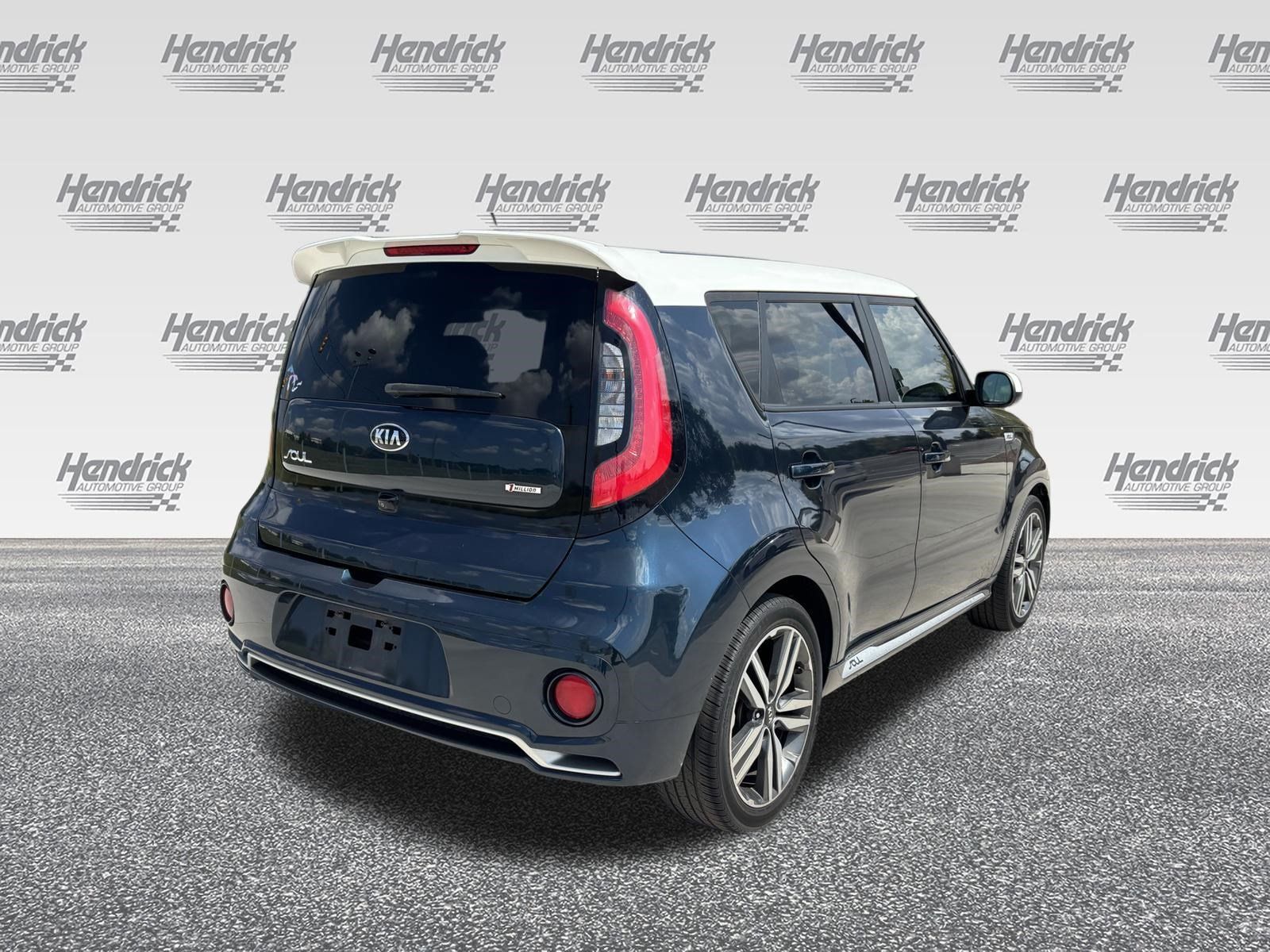 Used 2018 Kia Soul + FWD image 11