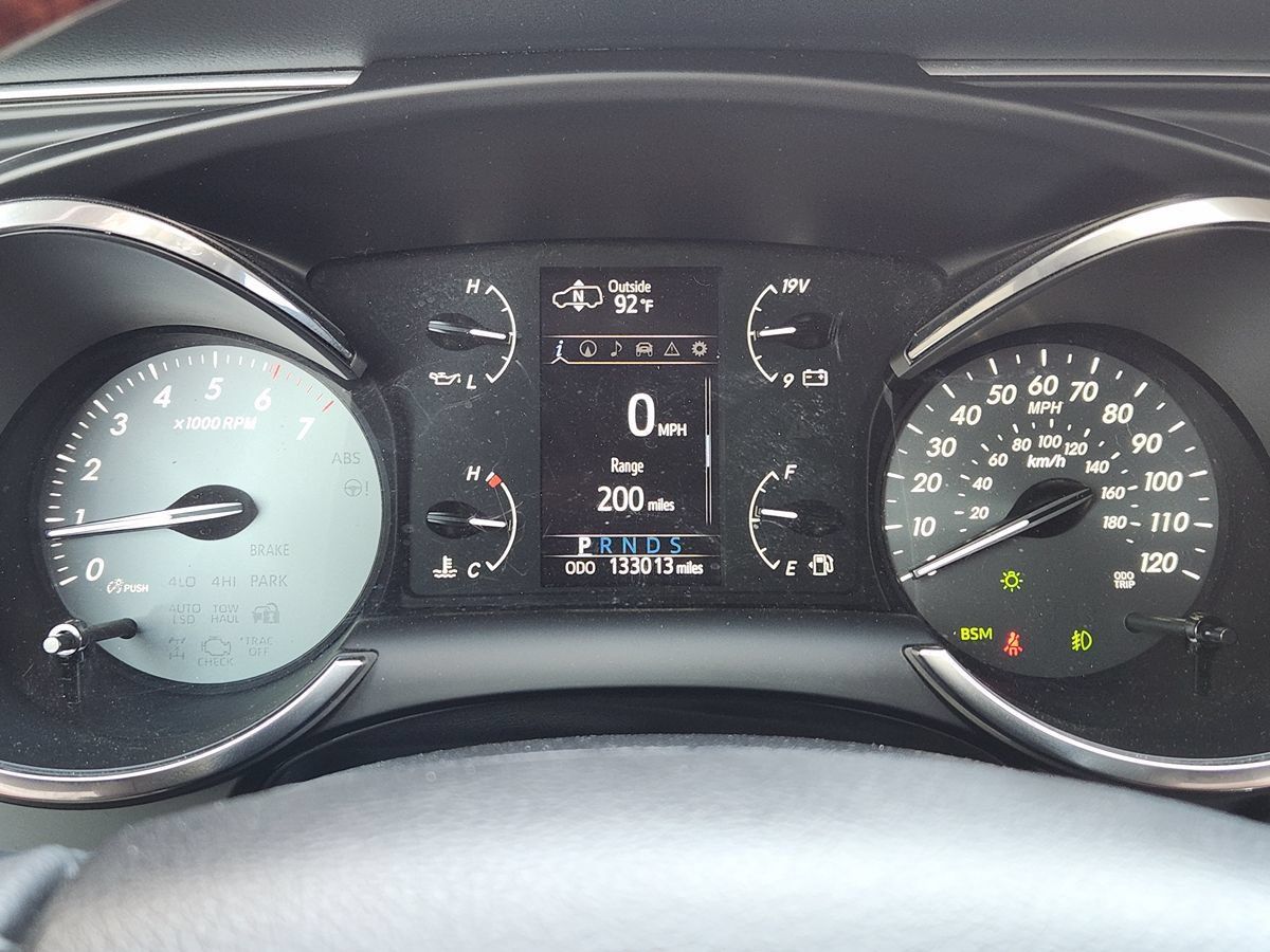 Used 2020 Toyota Sequoia Platinum RWD image 34