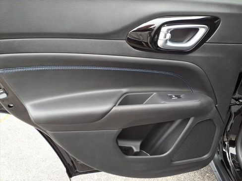 New 2026 Jeep Compass Latitude image 10