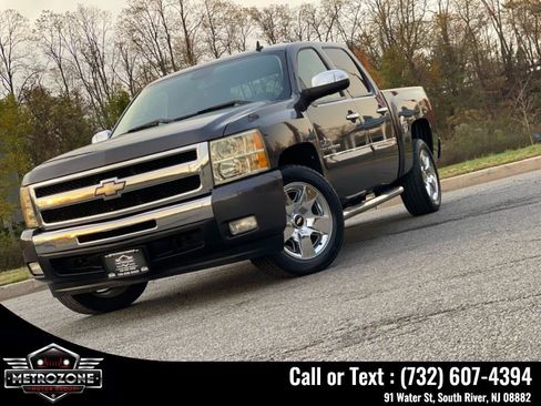 Used 2011 Chevrolet Silverado 1500 LT w/ Texas Edition RWD image 13