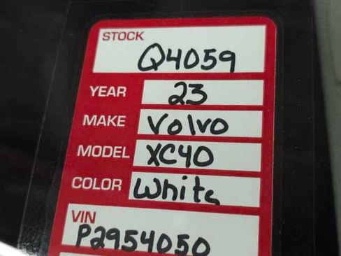 Used 2023 Volvo XC40 B4 Plus w/ Protection Package Premier image 34