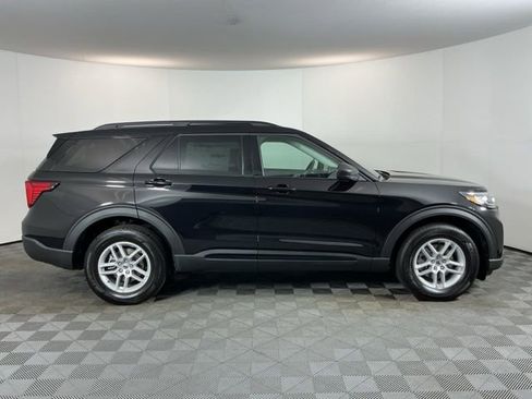 New 2026 Ford Explorer Active AWD/4WD image 4